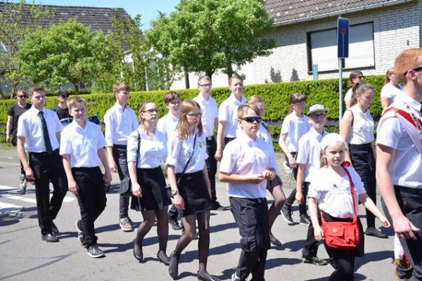 scheiben-aufhaengen-649952D87F-C8C9-6892-6DDB-CBC9D39EA5A6.jpg