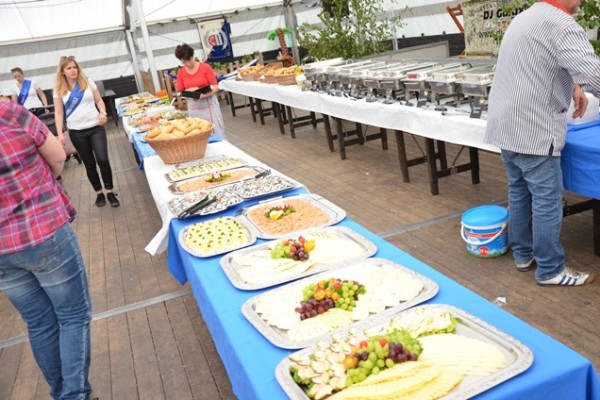 sonntag-4B002232B-9549-9E09-86A6-D1D0636637B7.jpg