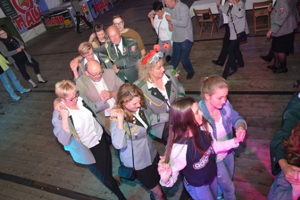 sonntag-abend-12239E6DD7-04FB-0393-8B40-99C5640D5291.jpg