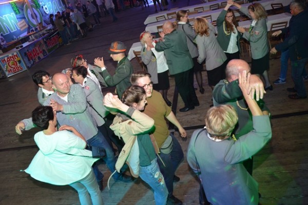 sonntag-abend-1571B2DF22-ED3E-74DB-BB25-D5CF786A4CE2.jpg