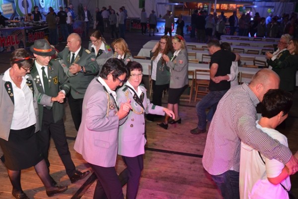 sonntag-abend-36740636A-0ECA-9445-70F5-D0D98D0DCF21.jpg