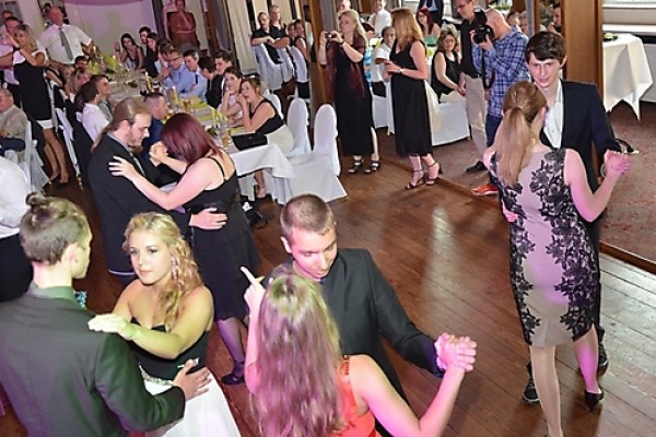 abiball-bbs-peine-2015-20150713-1253863283C33D5B06-A84B-8CC9-E179-F5A739254214.jpg