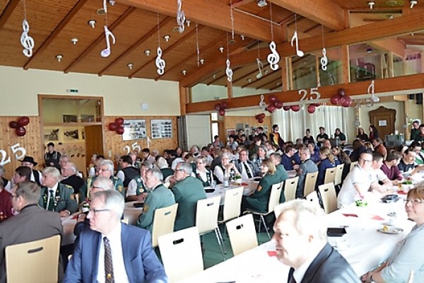 25jahre-spielmannszug-equord-2016-20160406-16779410158E4CFC7A-7707-2324-AB96-267FF86C6CDE.jpg