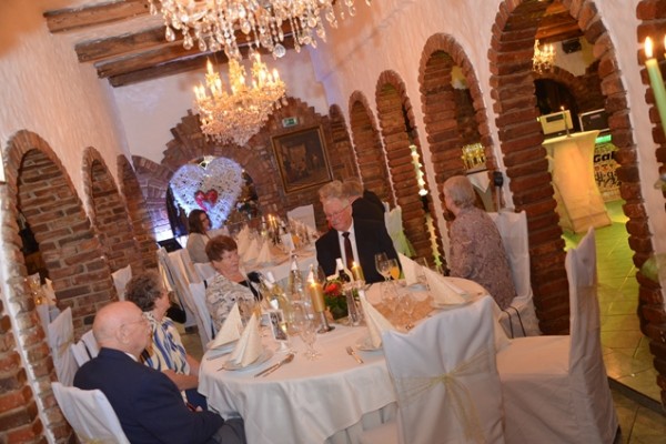 goldene-hochzeit-busche-20161122-1737388302C6A8BCA9-7DE8-ABD3-9752-5B05E9C6F51A.jpg