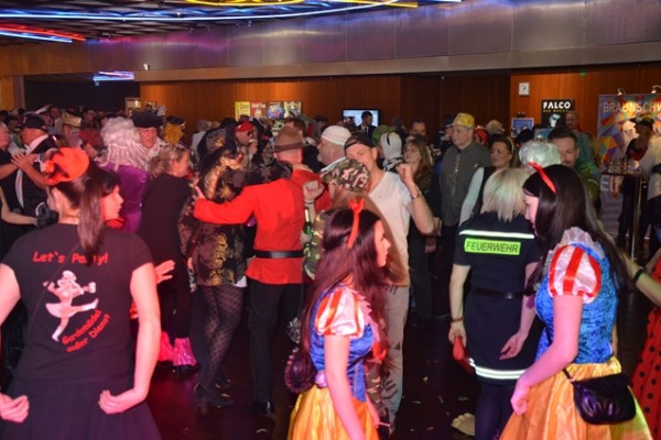 prinzenparty-10D1919C40-FE6B-5B08-1BD5-B2BE82F361B0.jpg