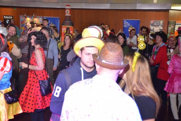 prinzenparty-11B79935E2-C576-644B-E098-F080ABFC6690.jpg